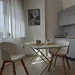 Bilocale In Апартаменты *